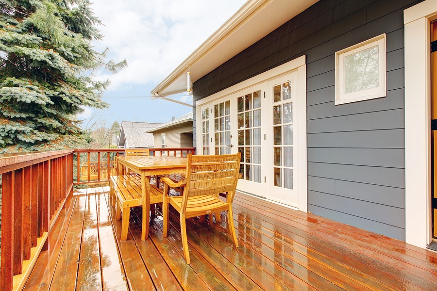 Oakland Deck Builders Will Improve Your Curb Appeal Through These Options